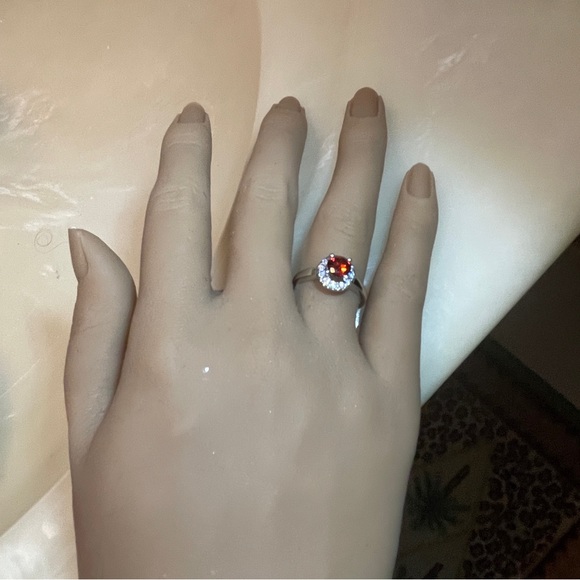 🎈Beautiful 925 Sterling Silver Sun Garnet Round Halo Cut with Shining CZs! - Picture 6 of 13